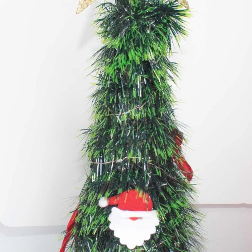 Arbolito de Navidad con luces y estrella